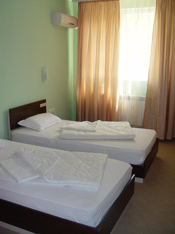 Family Hotel Gabrovo Room photo