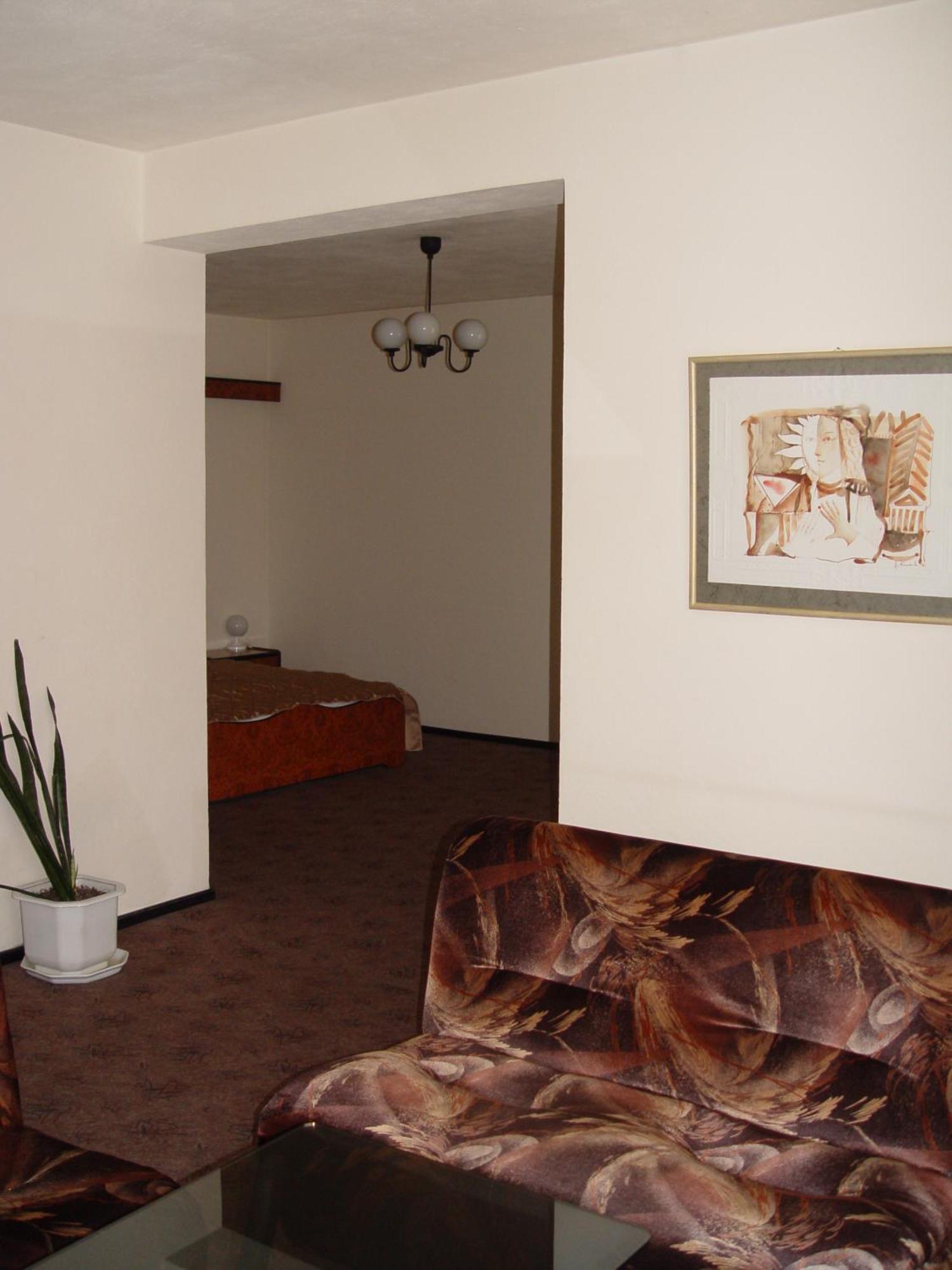 Family Hotel Gabrovo Exterior photo