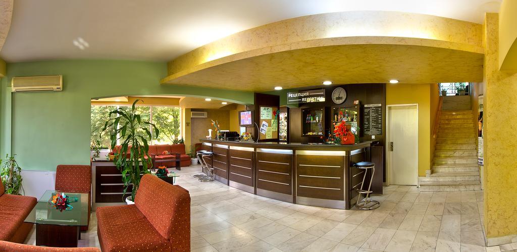 Family Hotel Gabrovo Exterior photo
