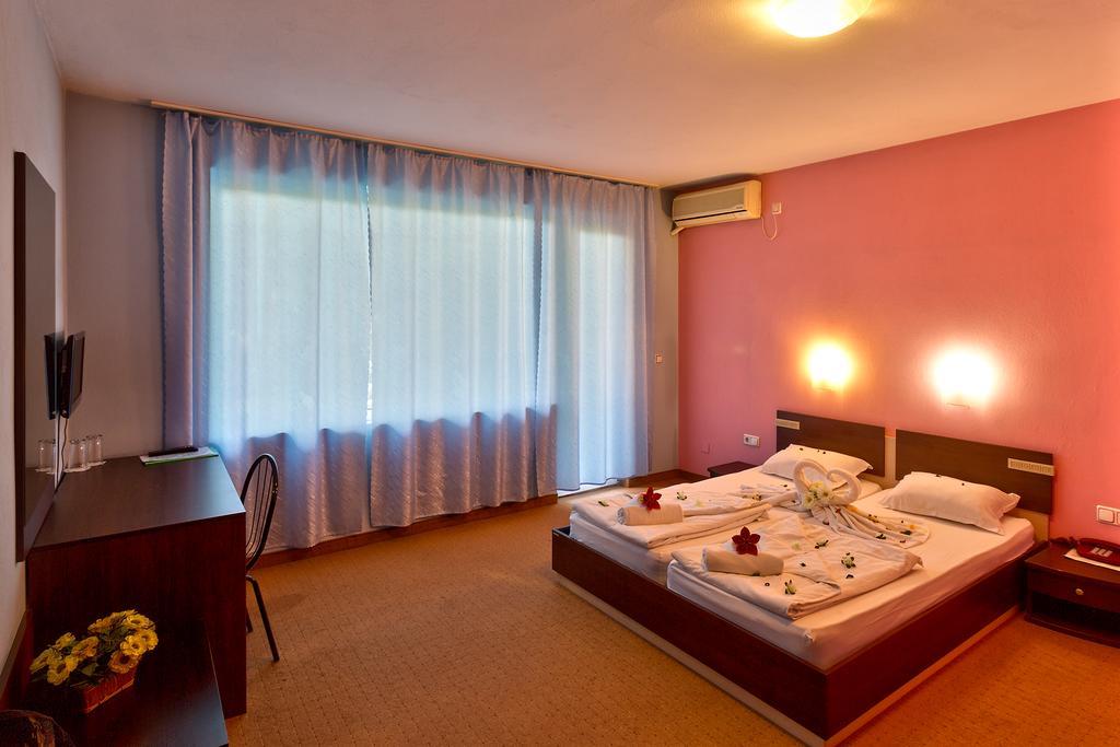 Family Hotel Gabrovo Exterior photo